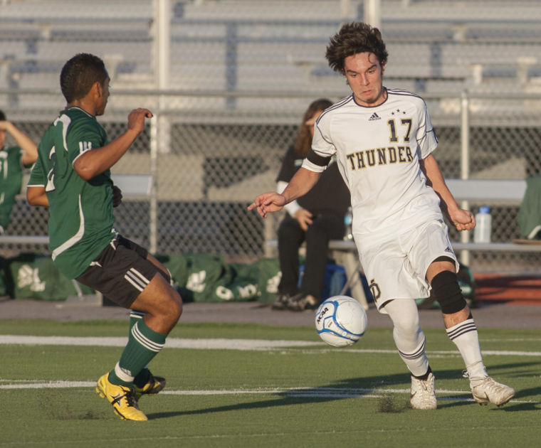 Soccer: DV vs San Luis